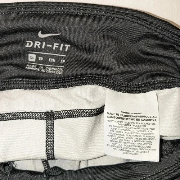 Nike women's graphic DRI-FIT tight running Capri leggings, size XS , black/white - Picture 4 of 10